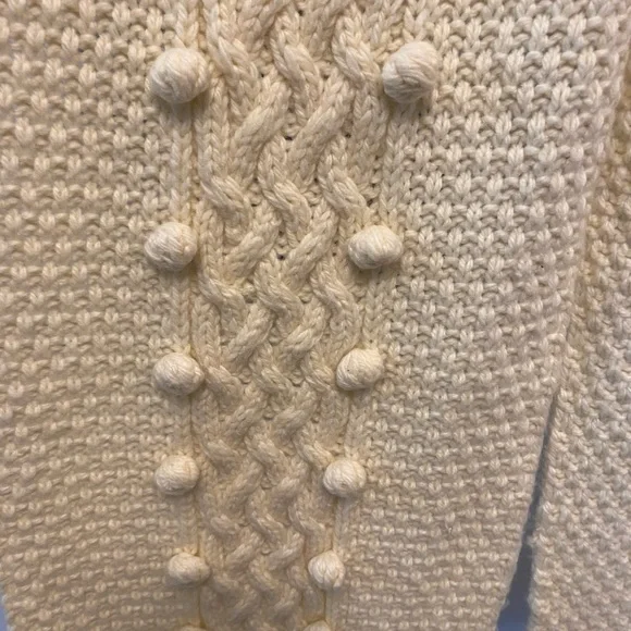 NWT American Eagle Pom Pom Baubles Cable Knit Wool Blend Knit Scarf Cream OS - Picture 7 of 7